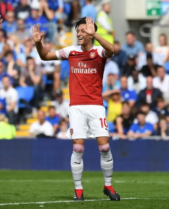 Framed Print : Mesut Ozil Celebrates Arsenal's Second Goal vs Cardiff City (2018-19)