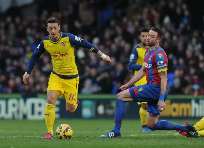 Framed Print : Mesut Ozil Dodges Past Damien Delaney: Crystal Palace vs Arsenal, Premier League 2014-15 Framed Print : Mesut Ozil Dodges Past Damien Delaney: Crystal Palace vs Arsenal, Premier League 2014-15