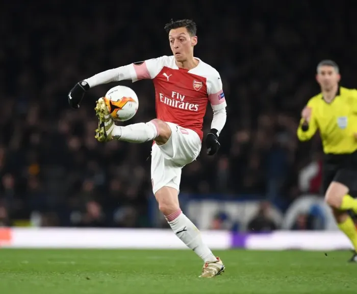 Framed Print : Mesut Ozil in Europa League Action: Arsenal vs. S.S.C. Napoli (2018-19) Framed Print : Mesut Ozil in Europa League Action: Arsenal vs. S.S.C. Napoli (2018-19)