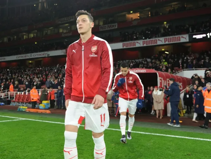 Framed Print : Mesut Ozil: Focused and Ready - Arsenal vs Southampton, Premier League 2015-16 Framed Print : Mesut Ozil: Focused and Ready - Arsenal vs Southampton, Premier League 2015-16