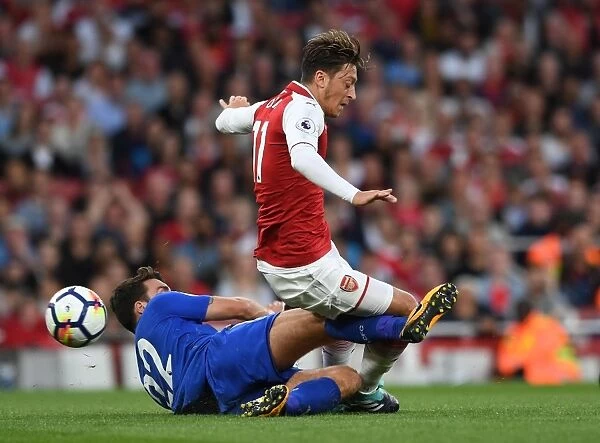 Mesut Ozil Fouled by Matty James in Arsenal vs Leicester City Premier League Clash (2017-18)