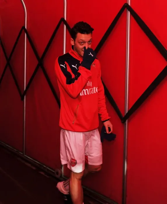 Framed Print : Mesut Ozil Gears Up: Arsenal vs. Newcastle United (Premier League, 2015-16) Framed Print : Mesut Ozil Gears Up: Arsenal vs. Newcastle United (Premier League, 2015-16)