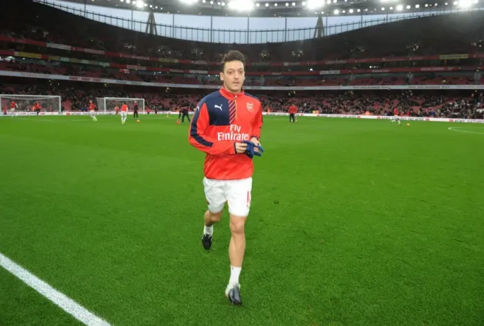 Framed Print : Mesut Ozil Gears Up: Arsenal vs Newcastle United (Premier League, 2015-16)