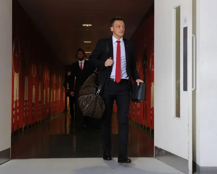 Framed Print : Mesut Ozil Heads to the Arsenal Dressing Room before Arsenal vs Stoke City, Premier League 2014-15 Framed Print : Mesut Ozil Heads to the Arsenal Dressing Room before Arsenal vs Stoke City, Premier League 2014-15