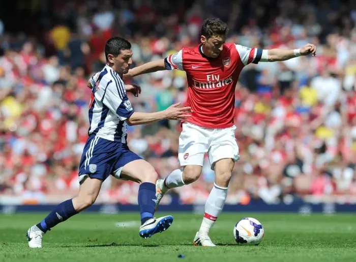 Framed Print : Mesut Ozil Outmaneuvers Graham Dorrans: Arsenal vs West Bromwich Albion, Premier League 2013-14