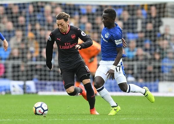 Mesut Ozil Outmaneuvers Idrissa Gana Gueye: Everton vs Arsenal, Premier League 2017-18