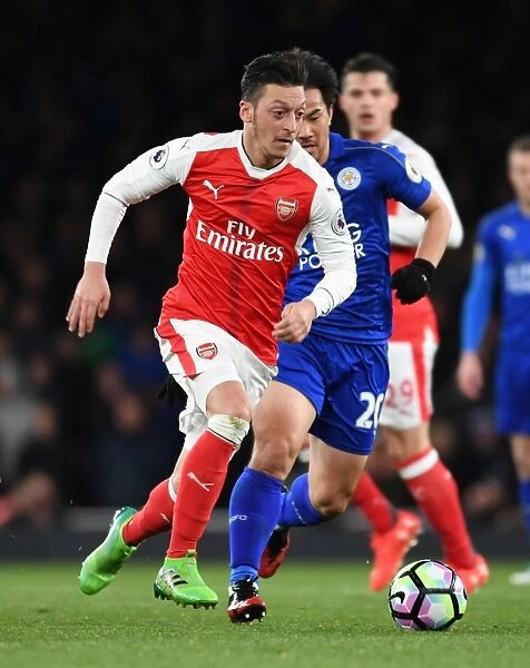 Mesut Ozil Outsmarts Shinji Okazaki: Arsenal vs Leicester City Premier League Clash, 2016-17