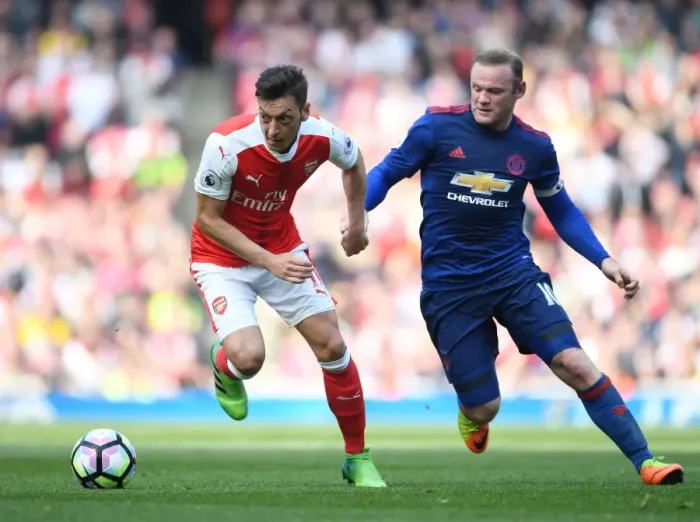 Framed Print : Mesut Ozil Outsmarts Wayne Rooney: Arsenal's Masterclass vs Manchester United, Premier League 2016-17 Framed Print : Mesut Ozil Outsmarts Wayne Rooney: Arsenal's Masterclass vs Manchester United, Premier League 2016-17