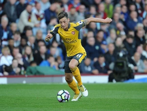 Mesut Ozil: Premier League Showdown at Burnley, 2016-17