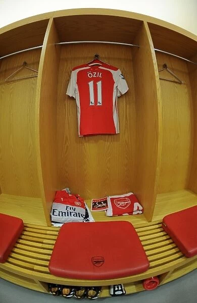 Mesut Ozil: Preparing for Battle in the Arsenal Dress - Arsenal v Tottenham Hotspur, Premier League 2014-15