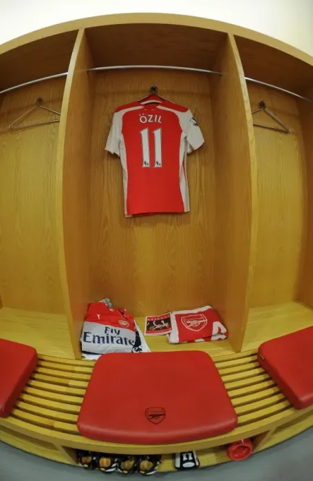 Framed Print : Mesut Ozil: Preparing for Battle in the Arsenal Dress - Arsenal v Tottenham Hotspur, Premier League 2014-15 Framed Print : Mesut Ozil: Preparing for Battle in the Arsenal Dress - Arsenal v Tottenham Hotspur, Premier League 2014-15