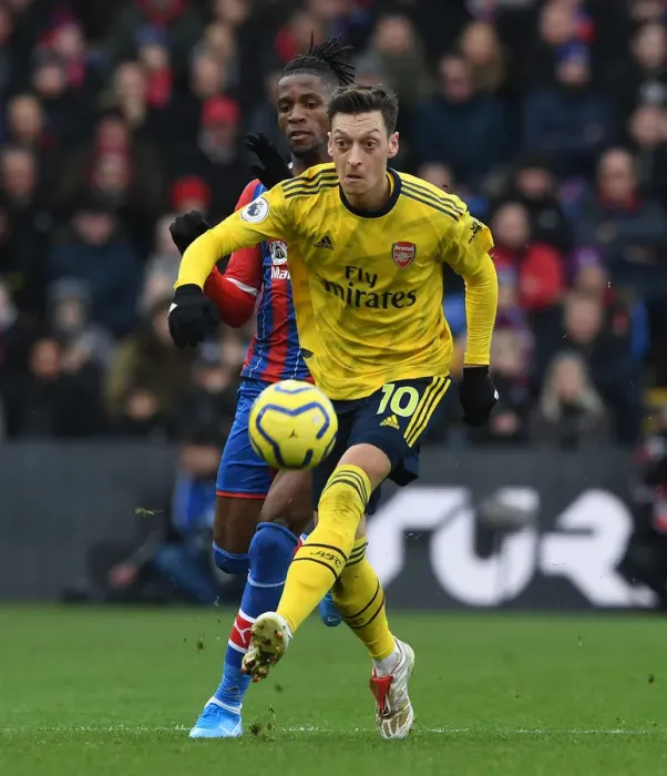 Framed Print : Mesut Ozil under Pressure: Crystal Palace vs. Arsenal FC, Premier League 2019-20