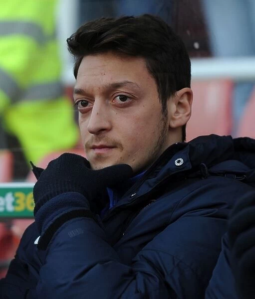 Mesut Ozil: Ready to Sub in for Arsenal against Stoke City (2014)