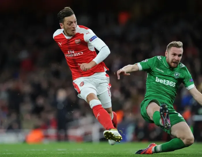 Framed Print : Mesut Ozil Scores Arsenal's 4th Goal Against Ludogorets in 2016-17 Champions League