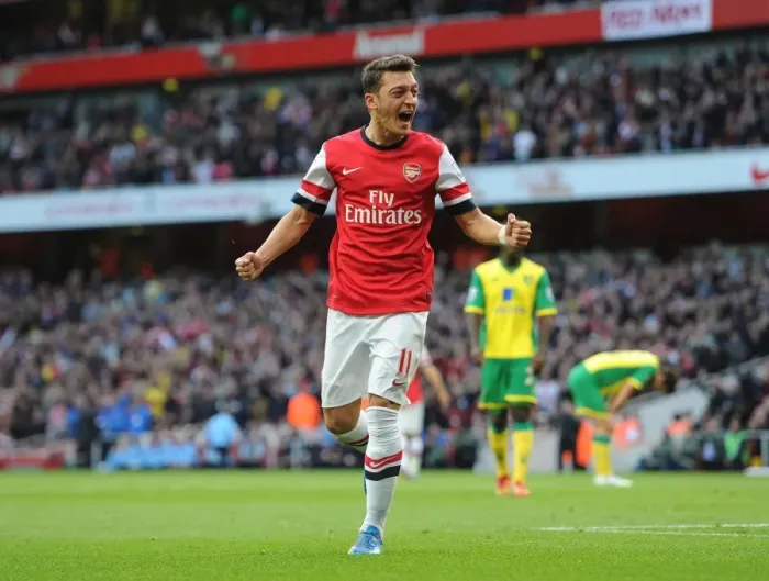 Framed Print : Mesut Ozil Scores Arsenal's Second Goal vs. Norwich City (2013-14) Framed Print : Mesut Ozil Scores Arsenal's Second Goal vs. Norwich City (2013-14)