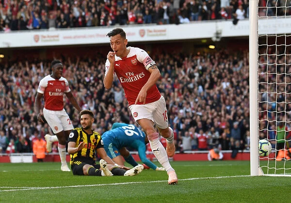 Mesut Ozil Scores Arsenal's Second Goal Against Watford (2018-19)
