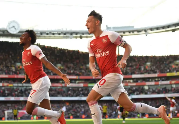Framed Print : Mesut Ozil Scores Arsenal's Second Goal Against Watford (2018-19) Framed Print : Mesut Ozil Scores Arsenal's Second Goal Against Watford (2018-19)