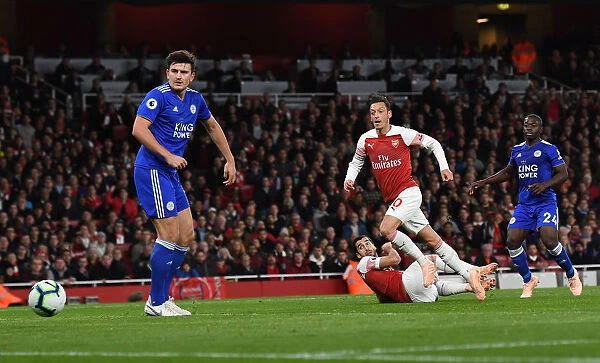 Mesut Ozil Scores First Arsenal Goal Against Leicester City, 2018-19 Premier League