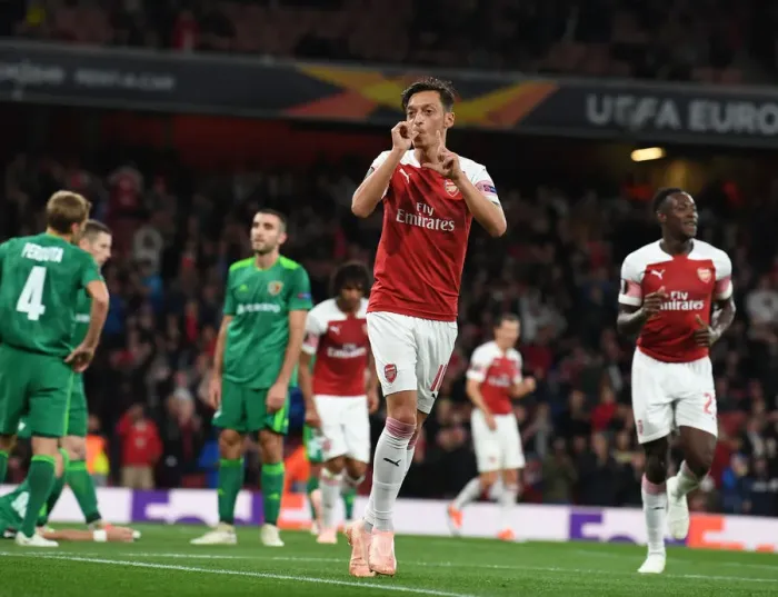 Framed Print : Mesut Ozil Scores Fourth Goal: Arsenal vs Vorskla Poltava, UEFA Europa League 2018-19