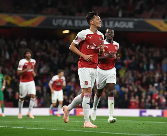 Framed Print : Mesut Ozil Scores Fourth Goal: Arsenal's Europa League Victory over Vorskla Poltava (2018-19)