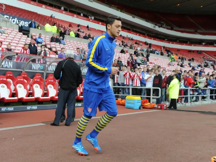 Framed Print : Mesut Ozil Shines: Arsenal Crush Sunderland 3-1 in Premier League