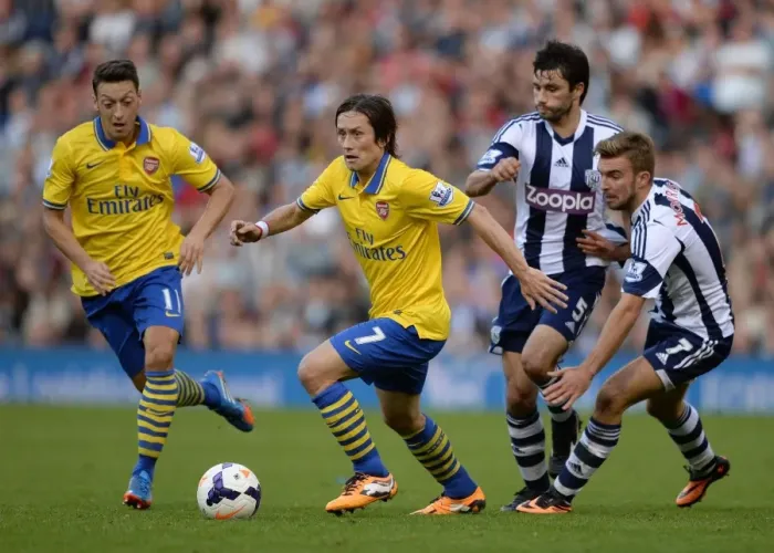 Framed Print : Mesut Ozil and Tomas Rosicky vs Claudio Yacob and James Morrison: A Battle in the Midfield - West Bromwich Albion vs Arsenal (2013-14) Framed Print : Mesut Ozil and Tomas Rosicky vs Claudio Yacob and James Morrison: A Battle in the Midfield - West Bromwich Albion vs Arsenal (2013-14)