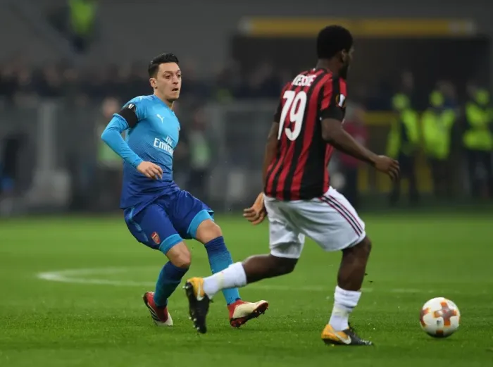 Framed Print : Mesut Ozil vs. Franck Kessie: Battle in the Midfield - Arsenal vs. AC Milan, UEFA Europa League Framed Print : Mesut Ozil vs. Franck Kessie: Battle in the Midfield - Arsenal vs. AC Milan, UEFA Europa League
