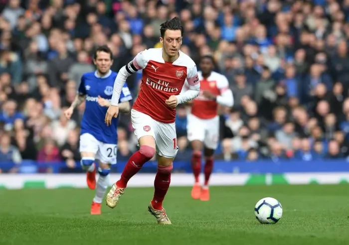 Framed Print : Mesut Ozil vs. Gylfi Sigurdsson: A Premier League Rivalry Erupts at Goodison Park Framed Print : Mesut Ozil vs. Gylfi Sigurdsson: A Premier League Rivalry Erupts at Goodison Park