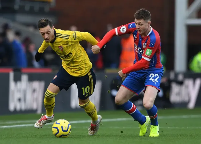 Framed Print : Mesut Ozil vs James McCarthy: Battle in the Premier League - Crystal Palace vs Arsenal FC (2019-20)