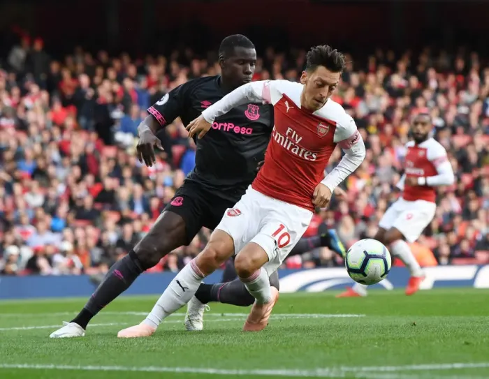 Framed Print : Mesut Ozil vs. Kurt Zouma: Clash at Emirates Stadium - Arsenal v Everton, Premier League 2018-19 Framed Print : Mesut Ozil vs. Kurt Zouma: Clash at Emirates Stadium - Arsenal v Everton, Premier League 2018-19