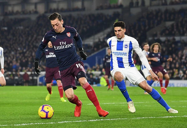 Mesut Ozil vs Leon Balogun: Intense Moment from Brighton & Hove Albion vs Arsenal FC, Premier League 2018-19