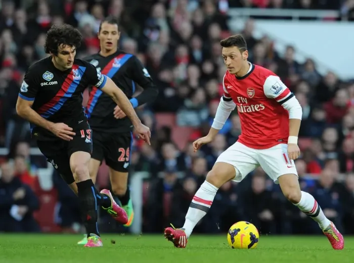 Framed Print : Mesut Ozil vs. Mile Jedinak: Clash at the Emirates - Arsenal v Crystal Palace, Premier League 2013-14 Framed Print : Mesut Ozil vs. Mile Jedinak: Clash at the Emirates - Arsenal v Crystal Palace, Premier League 2013-14