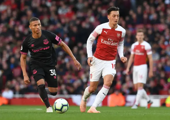 Framed Print : Mesut Ozil vs Richarlison: Intense Battle at Arsenal's Emirates Stadium (Arsenal v Everton 2018-19) Framed Print : Mesut Ozil vs Richarlison: Intense Battle at Arsenal's Emirates Stadium (Arsenal v Everton 2018-19)