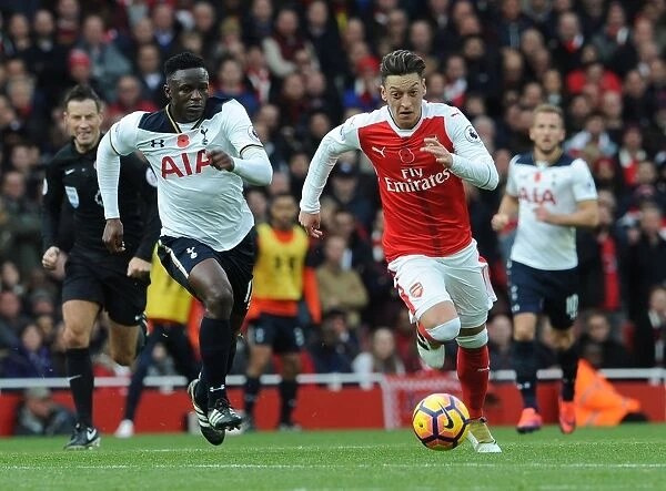 Mesut Ozil vs. Victor Wanyama: A Midfield Showdown in the Arsenal vs. Tottenham Rivalry (2016-17 Premier League)