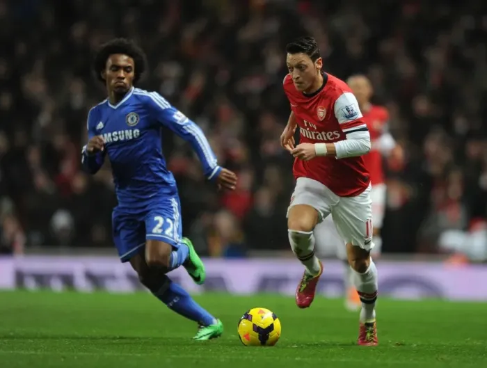 Framed Print : Mesut Ozil vs. Willian: Battle at the Emirates - Arsenal v Chelsea (2013-14) Framed Print : Mesut Ozil vs. Willian: Battle at the Emirates - Arsenal v Chelsea (2013-14)