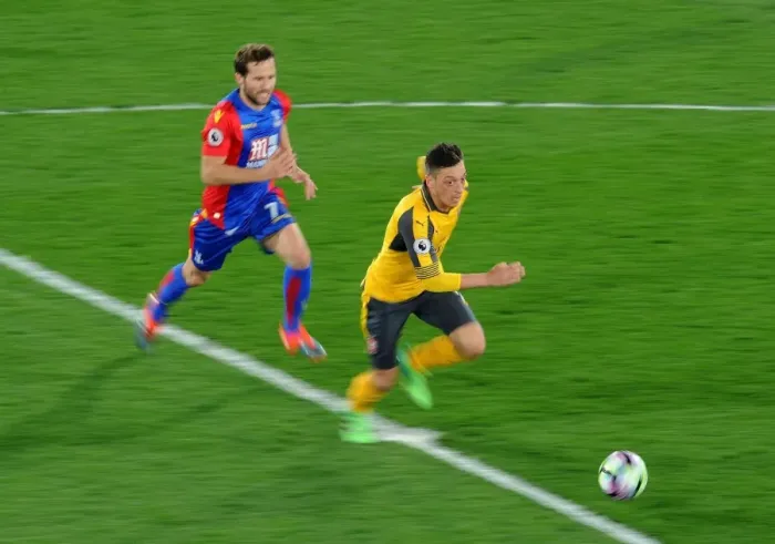 Framed Print : Mesut Ozil vs Yohan Cabaye: Battle in the Midfield - Crystal Palace vs Arsenal, Premier League 2016-17 Framed Print : Mesut Ozil vs Yohan Cabaye: Battle in the Midfield - Crystal Palace vs Arsenal, Premier League 2016-17