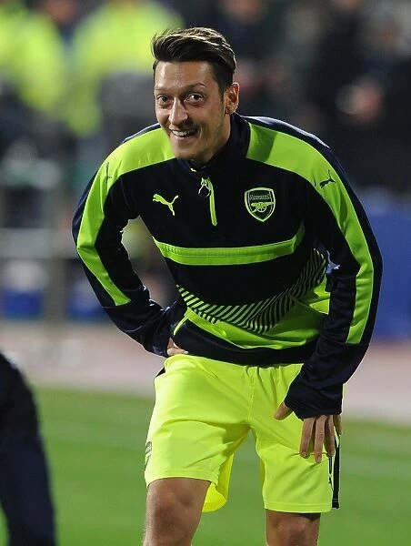 Mesut Ozil Warming Up: Arsenal vs Ludogorets Razgrad, UEFA Champions League, 2016