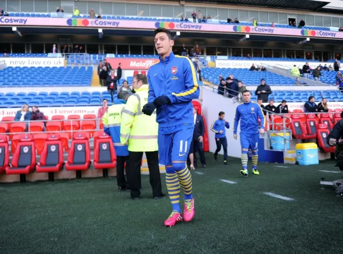 Framed Print : Mesut Ozil Warming Up: Cardiff City vs. Arsenal, Premier League 2013-14