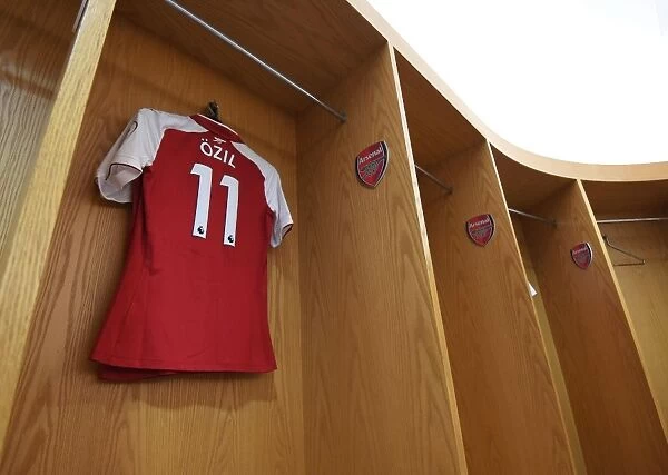 Mesut Ozil's Arsenal Shirt in the Changing Room before Arsenal vs. Watford (2017-18)