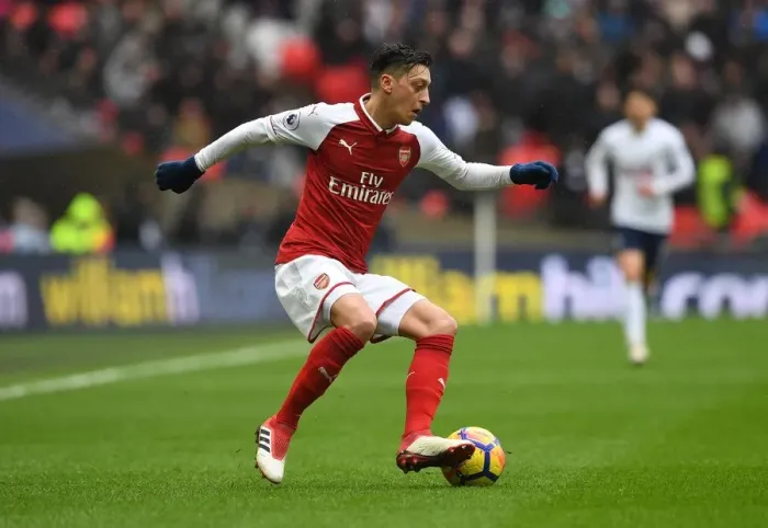 Framed Print : Mesut Ozil's Brilliant Performance: Arsenal's 1-0 Win Over Tottenham Hotspur at Wembley Stadium, Premier League 2018