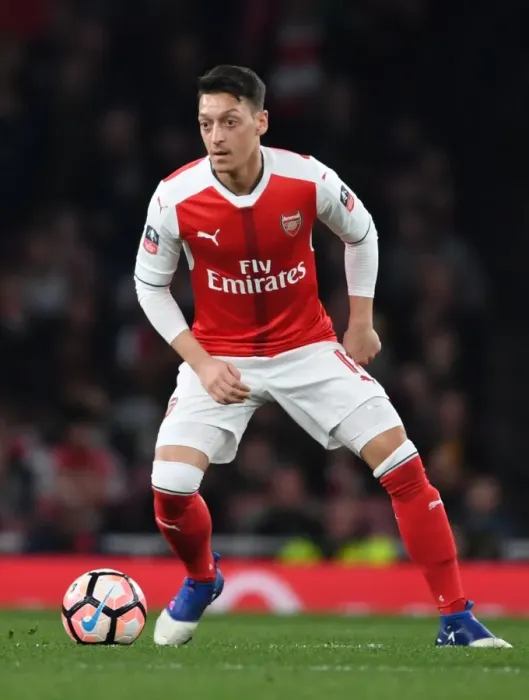 Framed Print : Mesut Ozil's Brilliant Performance: Arsenal's FA Cup Quarter-Final Victory over Lincoln City