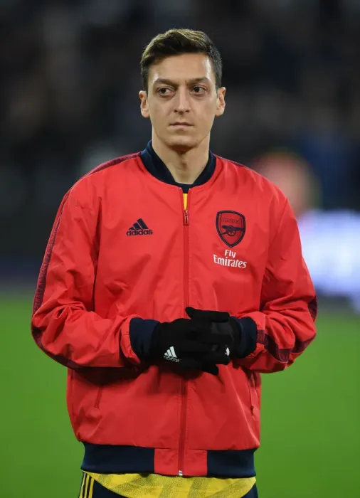 Framed Print : Mesut Ozil's Focus: Arsenal's Preparation Before West Ham United Clash, Premier League 2019-20 Framed Print : Mesut Ozil's Focus: Arsenal's Preparation Before West Ham United Clash, Premier League 2019-20