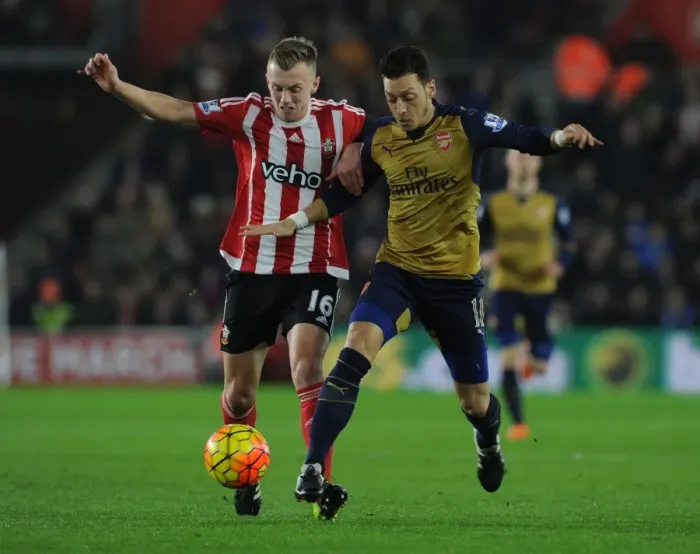 Framed Print : Mesut Ozil's Masterclass: Outsmarting James Ward-Prowse at Southampton, Premier League 2015-16 Framed Print : Mesut Ozil's Masterclass: Outsmarting James Ward-Prowse at Southampton, Premier League 2015-16