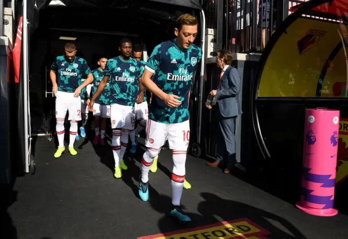 Framed Print : Mesut Ozil's Pre-Match Routine: Arsenal vs. Watford, Premier League 2019-20 Framed Print : Mesut Ozil's Pre-Match Routine: Arsenal vs. Watford, Premier League 2019-20