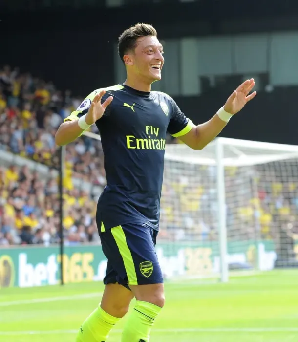 Framed Print : Mesut Ozil's Stunner: Arsenal's 3-0 Victory Over Watford (2016-17) Framed Print : Mesut Ozil's Stunner: Arsenal's 3-0 Victory Over Watford (2016-17)