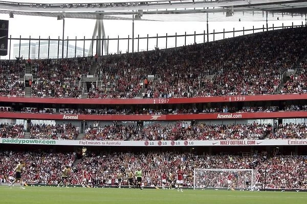 Mexican wave. Arsenal 0:1 Juventus. Emirates Cup, Day One
