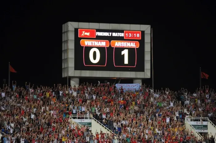Framed Print : Mexican Waves at Vietnam vs. Arsenal Match (2013-14) Framed Print : Mexican Waves at Vietnam vs. Arsenal Match (2013-14)