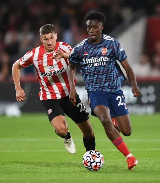Framed Print : Midfield Battle: Lokonga vs Janelt - Brentford vs Arsenal Premier League Clash (2021-22)
