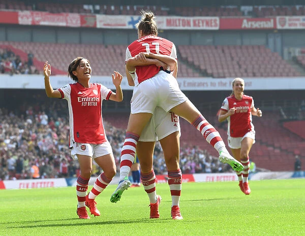 Miedema Scores First Goal for Arsenal Women in 2021-22 FA WSL Clash Against Chelsea Women: A Triumphant Celebration with Katie McCabe and Mana Iwabuchi