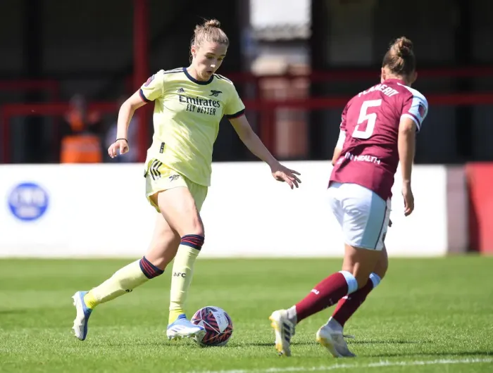 Framed Print : Miedema vs. Flaherty: A FA WSL Showdown - Arsenal Women vs. West Ham United Women